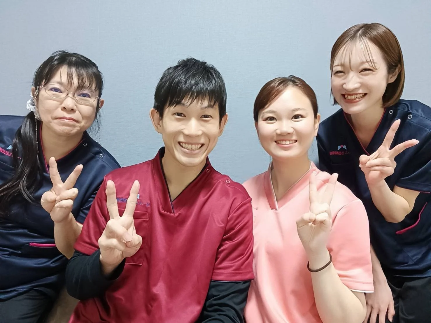 退勤するスタッフ